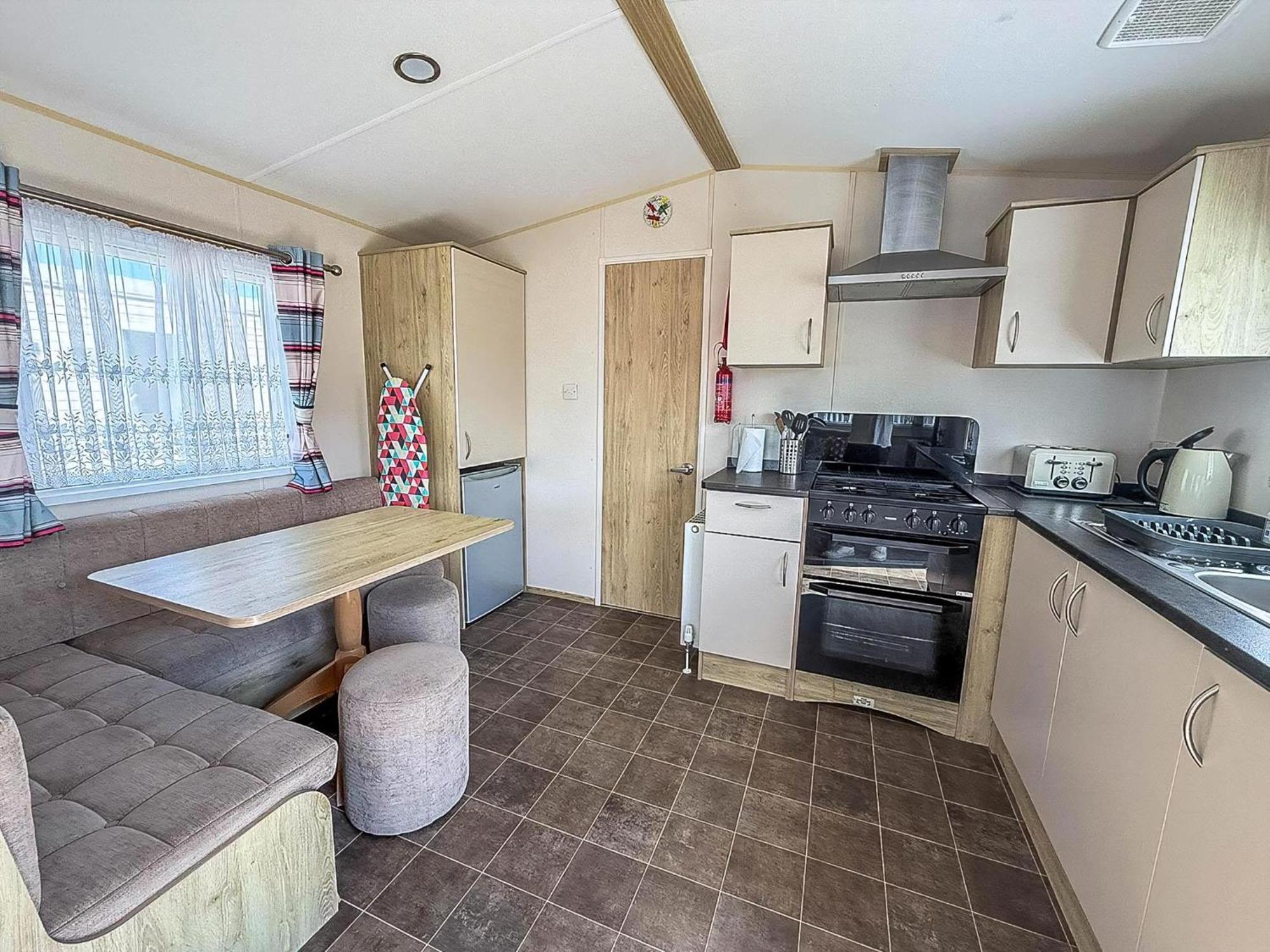 Lovely 6 Berth Caravan For Hire In Norfolk, By A Beautiful Beach! Ref 50030J Great Yarmouth Exterior photo